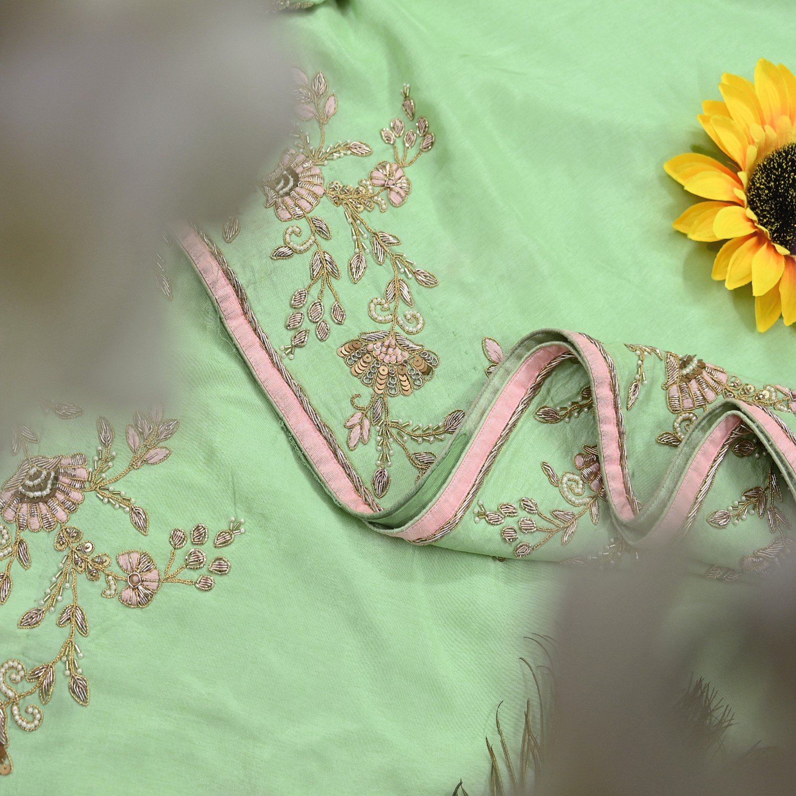 Pre-owned Sari Green Pure Chanderi Silk Hand Embroidered Anamika Khanna saree