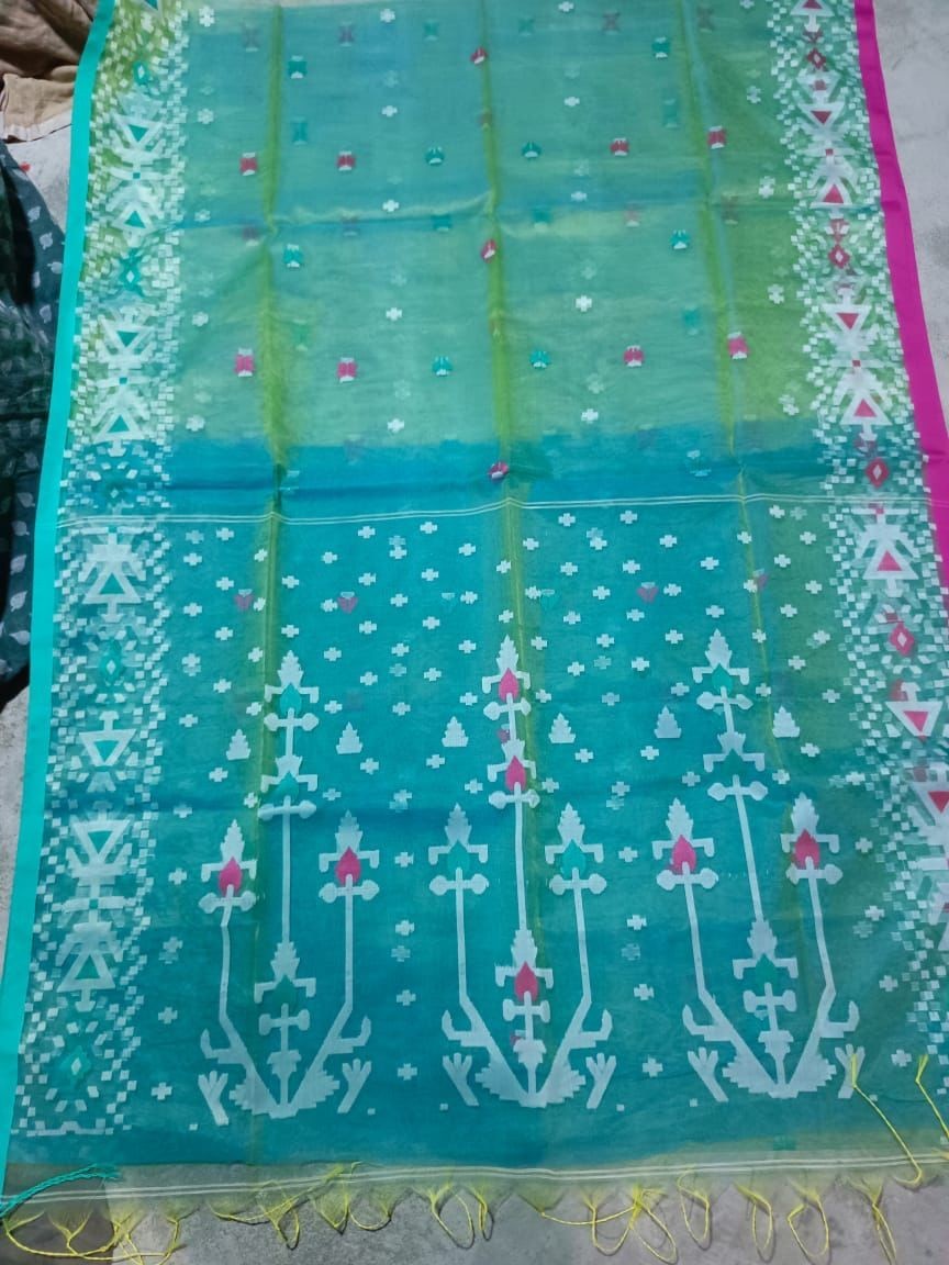 Muslin Jamdani Saree Handwoven Cotton Blend Ethnic Wear with Blouse Piece