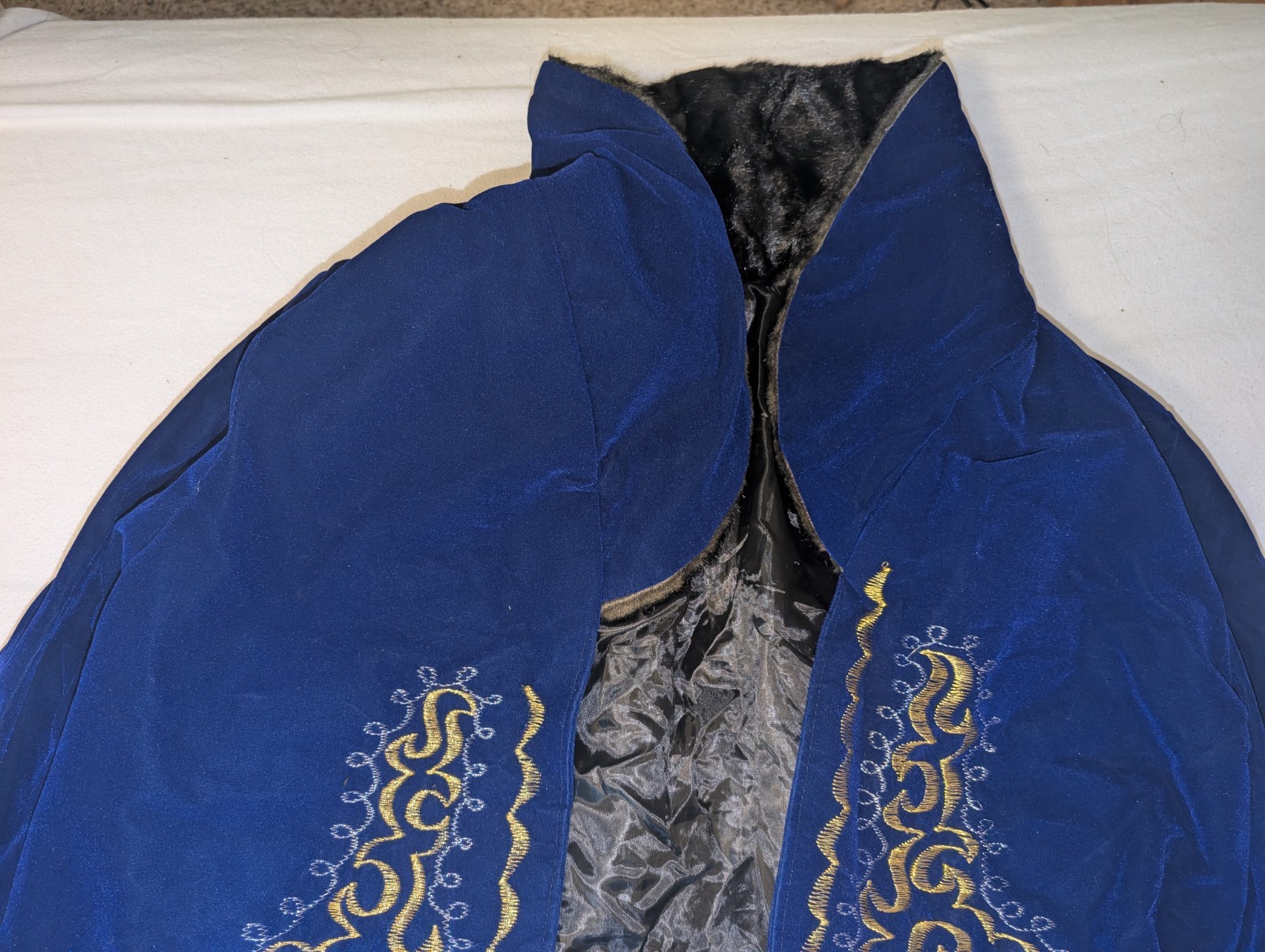 Uzbek Vintage Chapan Handmade Golden Embroidery Suzani Coat Velvet Robe Kaftan
