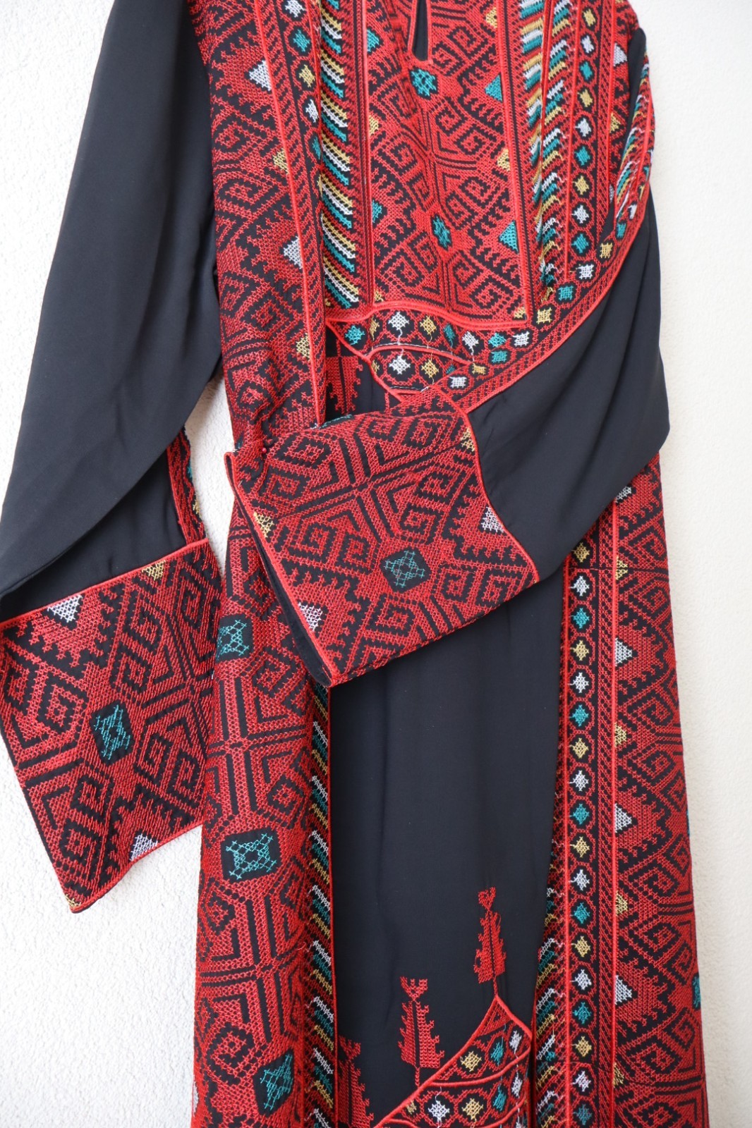 Traditional Palestinian / Jordanian Embroidered Thobe Kaftan Dress Black -ZAHIRA