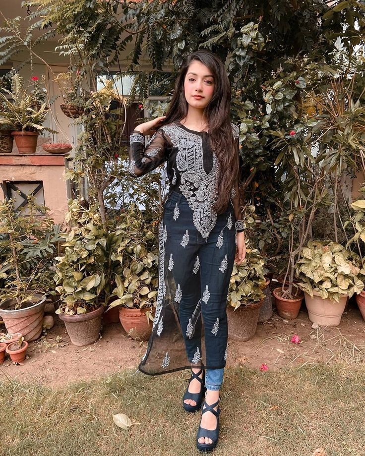 kurti Chikankari for women black kurti soft georgette fabric kurti with inner