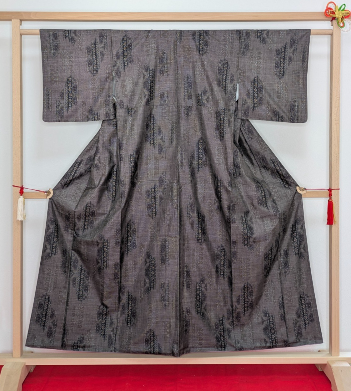 Vintage Japanese Kimono Silk Oshima Tsumugi Gray Kasuri Black Small Floral Ikat