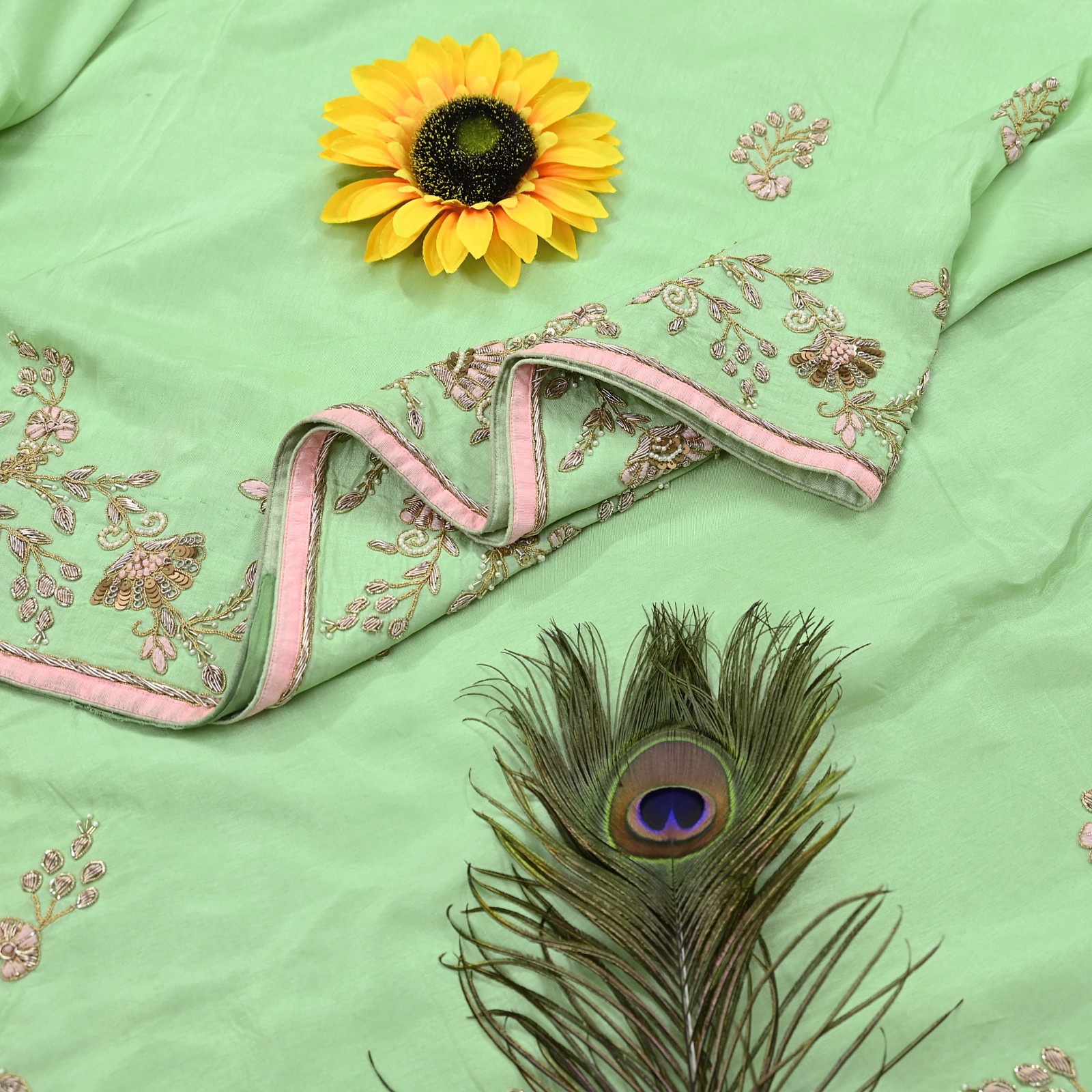 Pre-owned Sari Green Pure Chanderi Silk Hand Embroidered Anamika Khanna saree