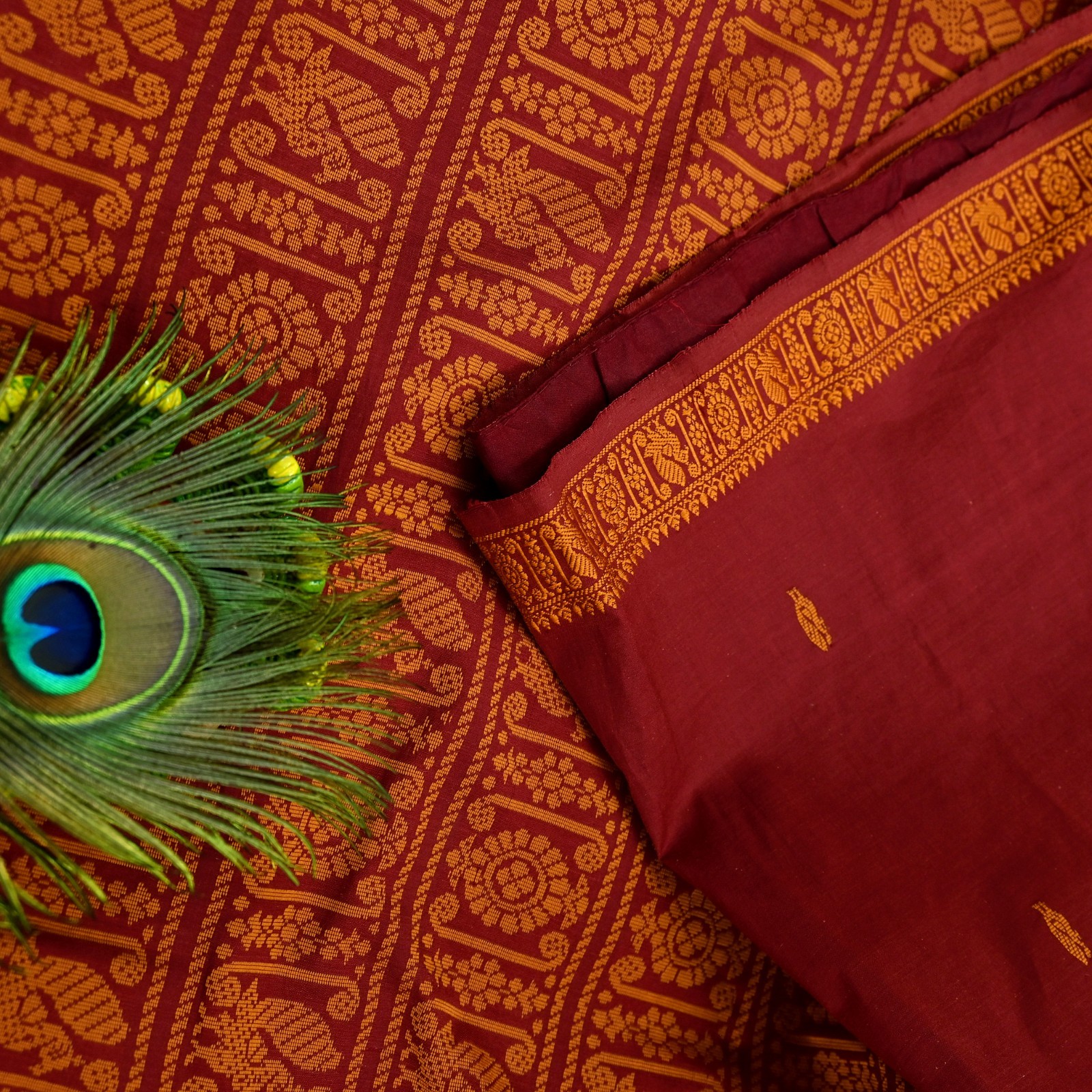 Indian Vintage Sari Maroon & Cream Blend Cotton Hand Woven Baluchari Saree 5yd