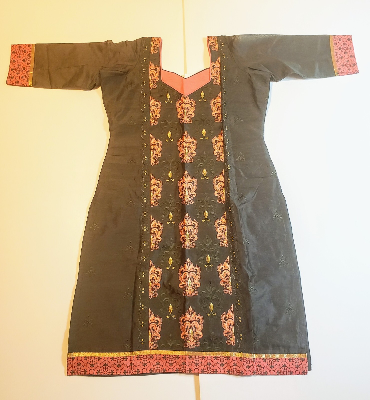 ♡NEW♡ Forest Green & Peach & Gold Embroidered Traditional Kurta •Woman’s Large•