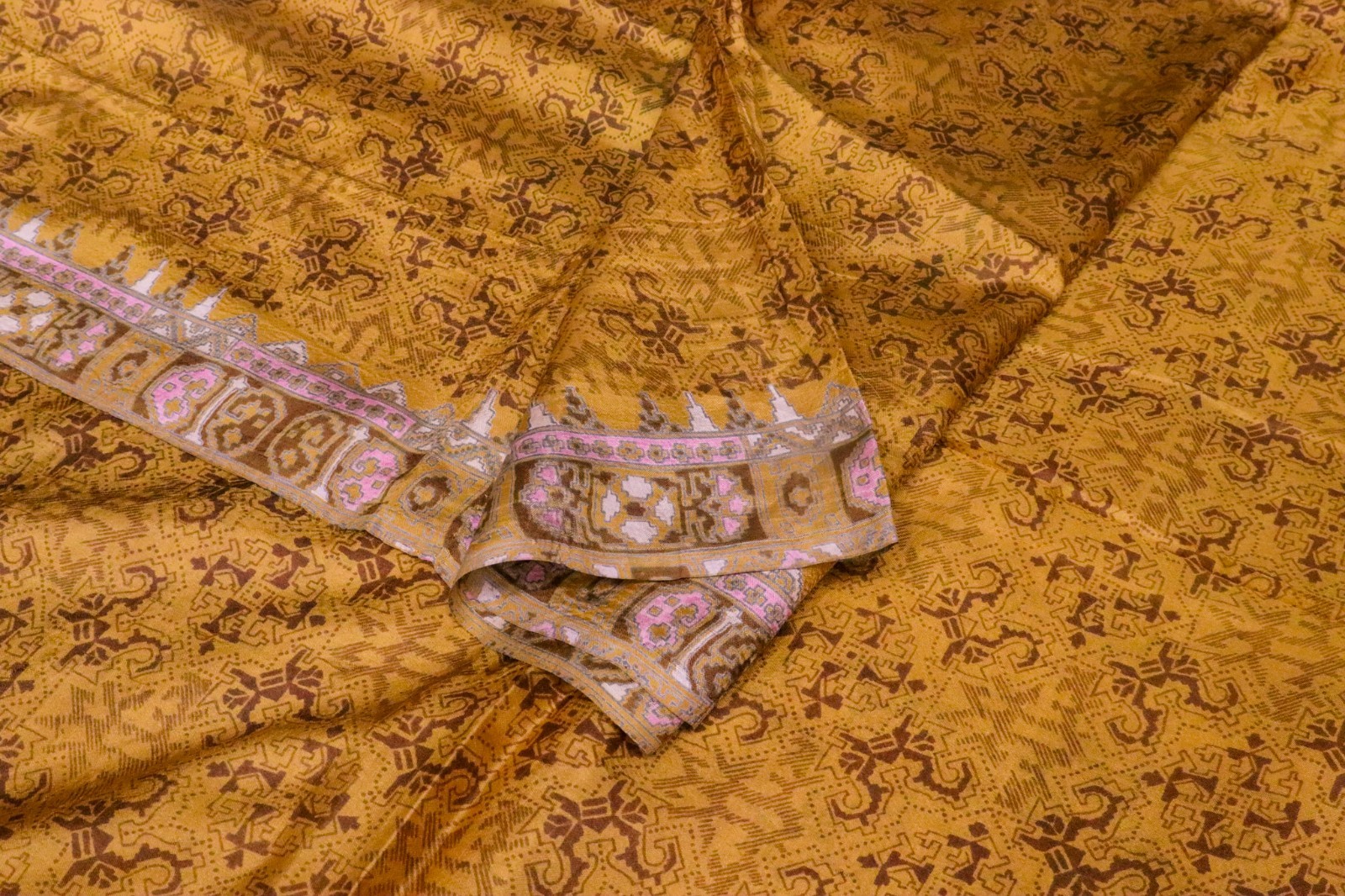 Vintage Silk Saree | Recycled Indian Sari Fabric | Craft Silk Material SS1195