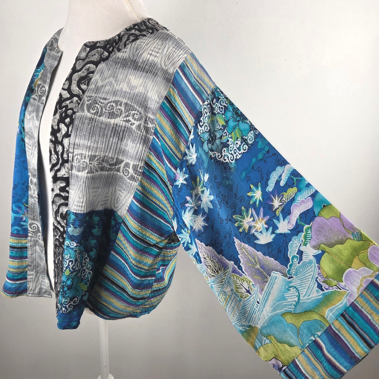 Chico’s Silk Blend Patchwork Kimono Jacket Blue Floral Asian Print Size 3 L XL