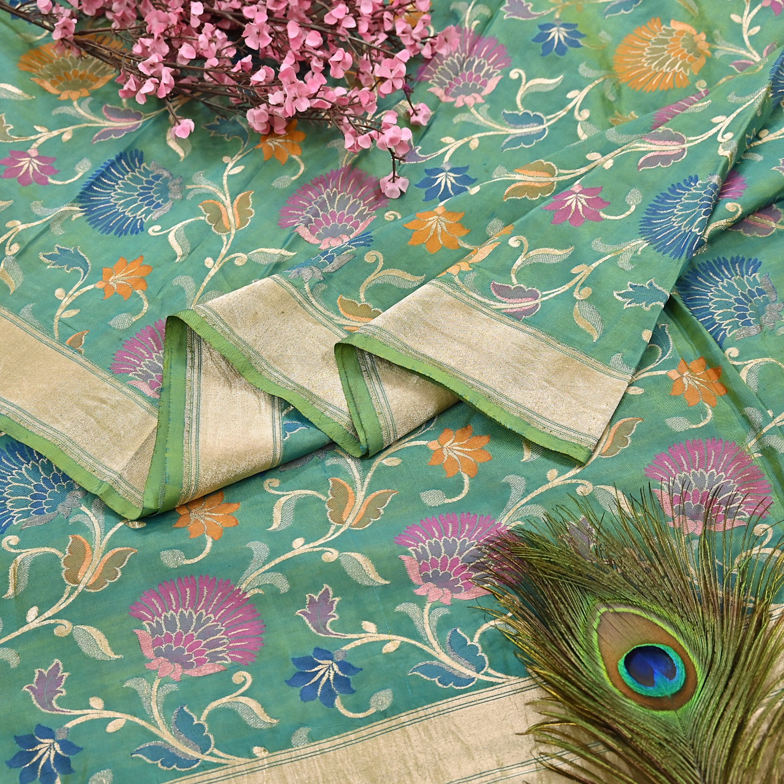 Indian Vintage Heavy Golden & Green Saree Pure Silk Hand Woven Kanjeevaram Saree