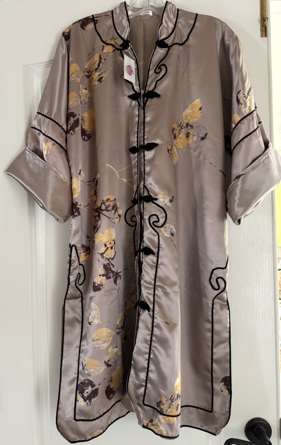 Oriental WELLNESS ROBE Kimono Kaftan Silky Polysatin With Frog Closure, SZ S/ M