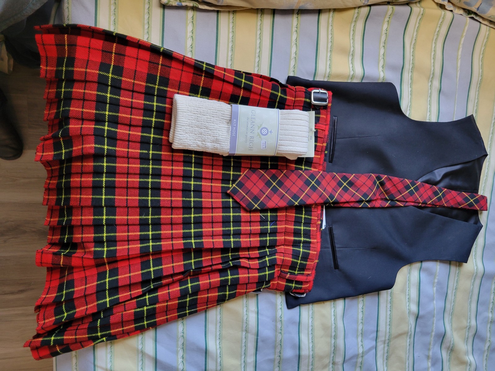 Kilt-Wallace tartan, vest, socks, tie, and sporran