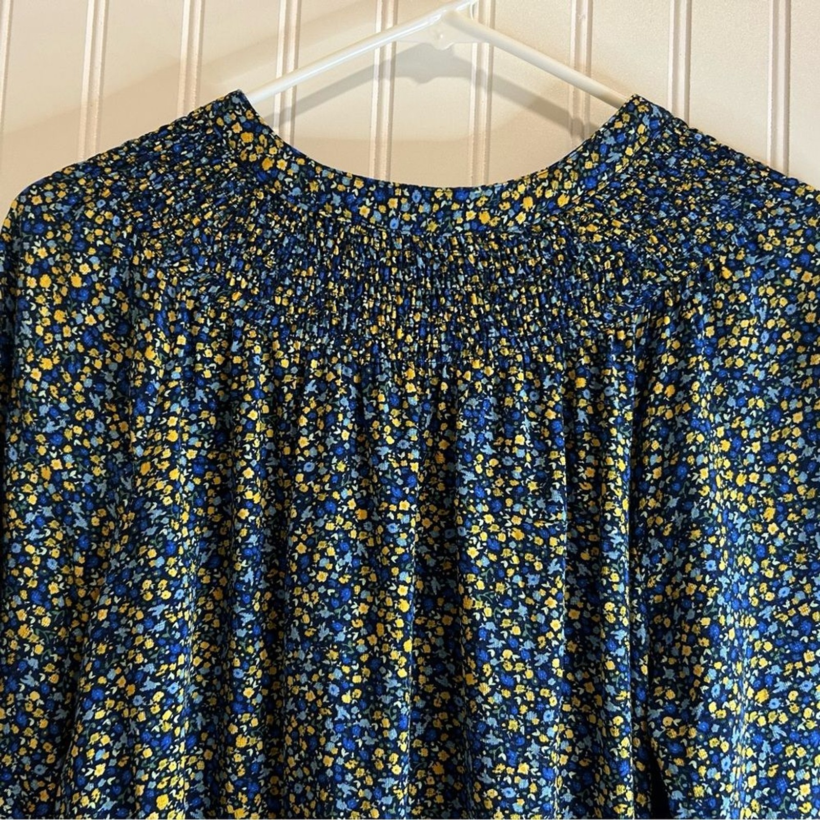 Croft & Barrow women Blue and Yellow Floral Top long sleeeve.