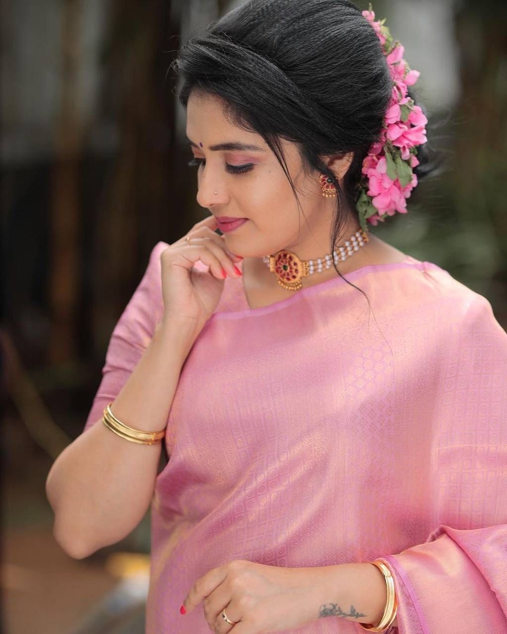 New Designer Mul Cotton Fabric Saree With Blouse For Indian Functional Wear