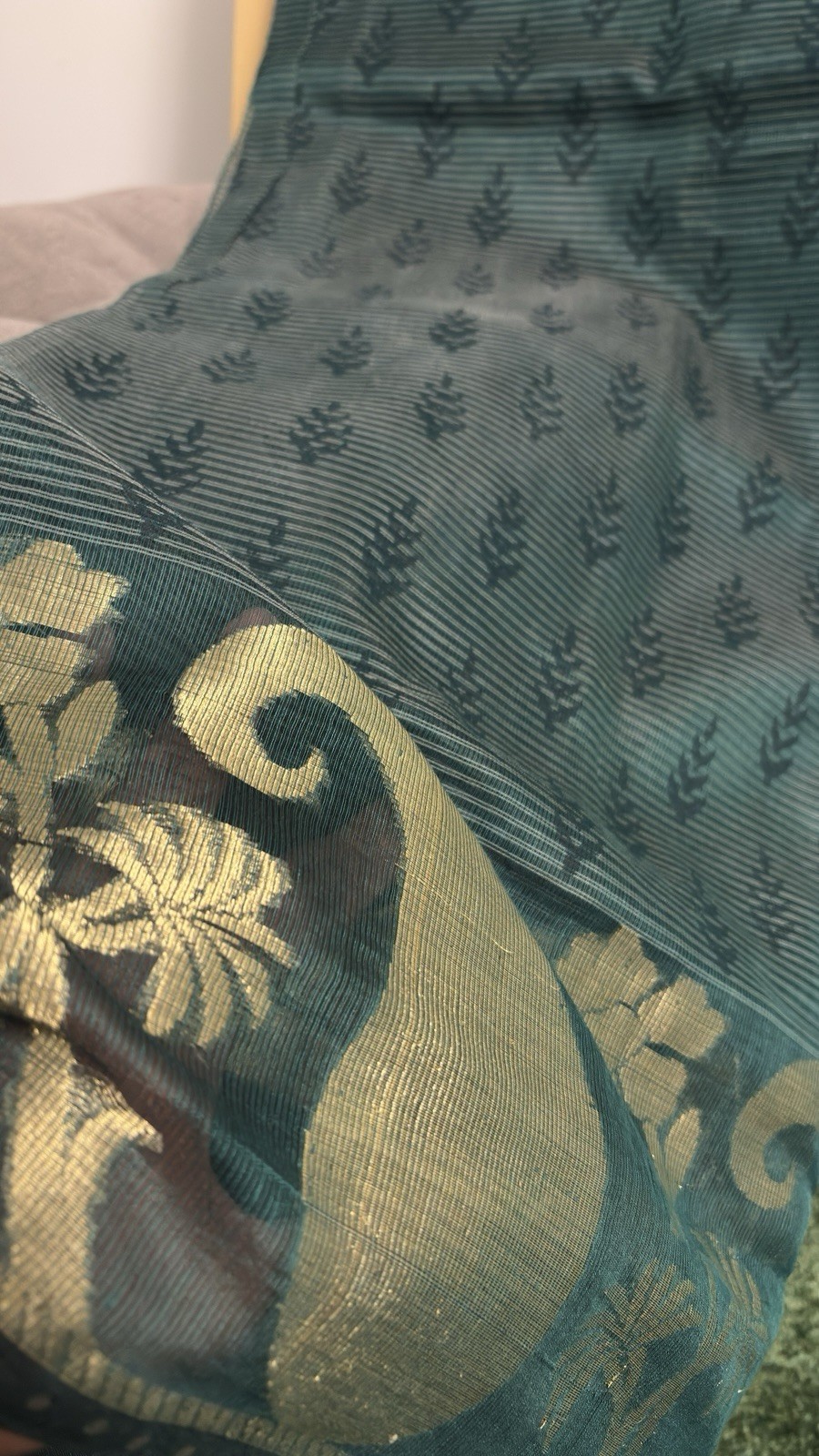 Women’s Dark Green Gold & Beige Kota Saree/Sari Woven Floral Border