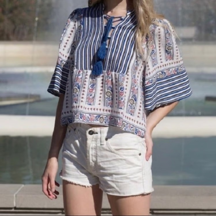 LOVERICHE Boho Lace Up Tassel Top L