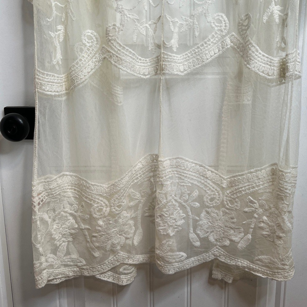 Dizzy Gal Long Lace Cream Kimono Jacket Rodeo Western Cover Up. Size Medium.