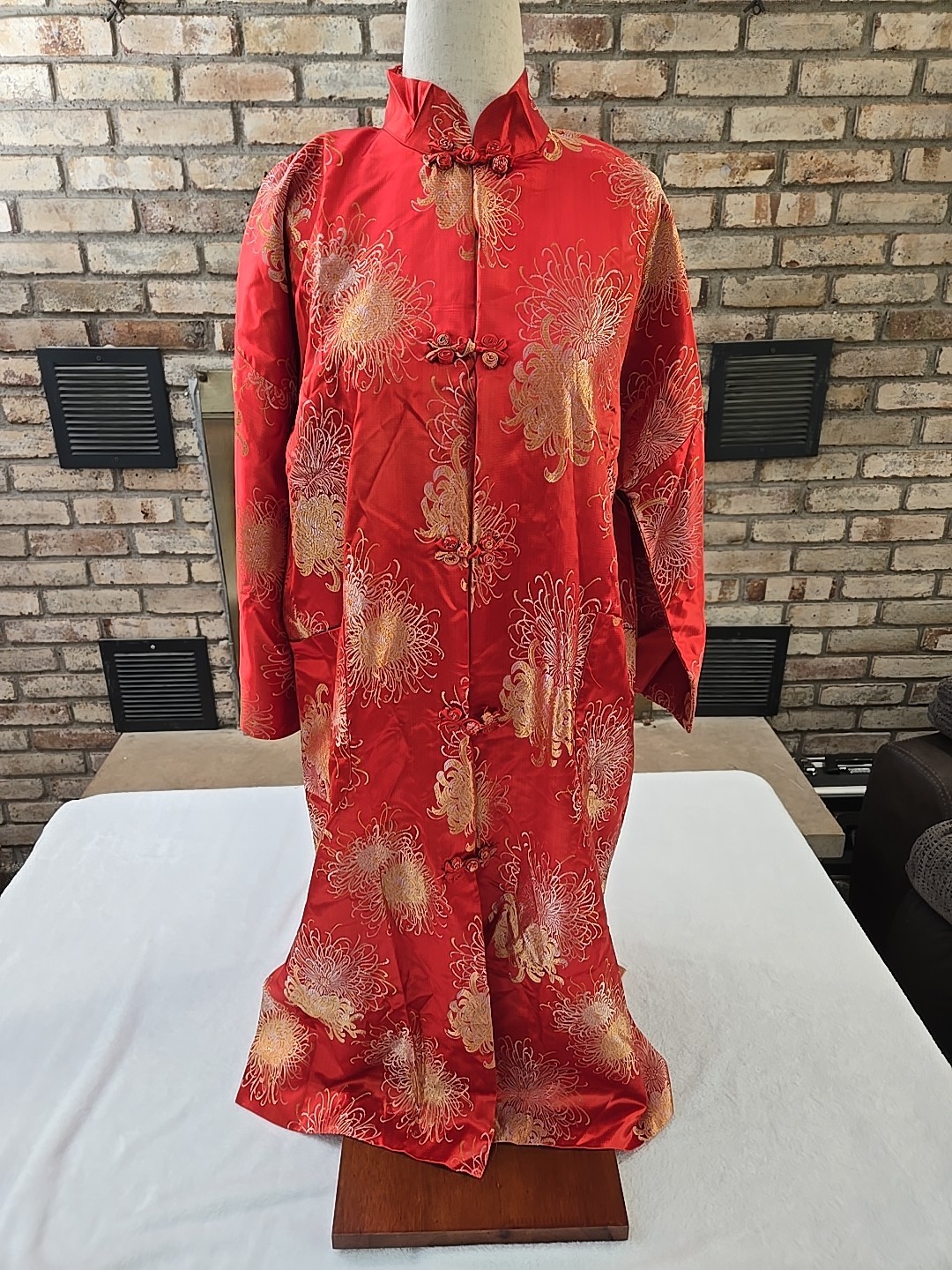Vtg Mid-century Japanese Made Robe Womans Sz Large Hostess Coat Crysanthemum