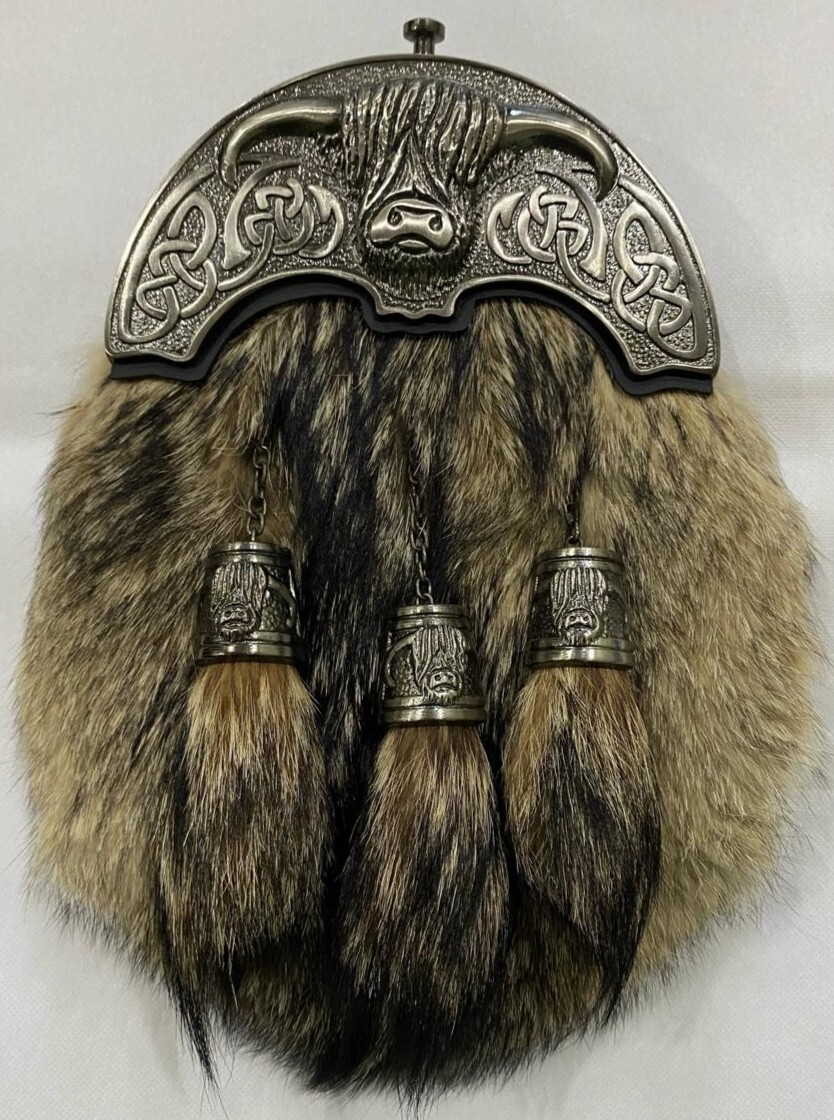 Handmade Full Dress Rabit Fur Sporran Made in Antique Cow Head Design Cantle