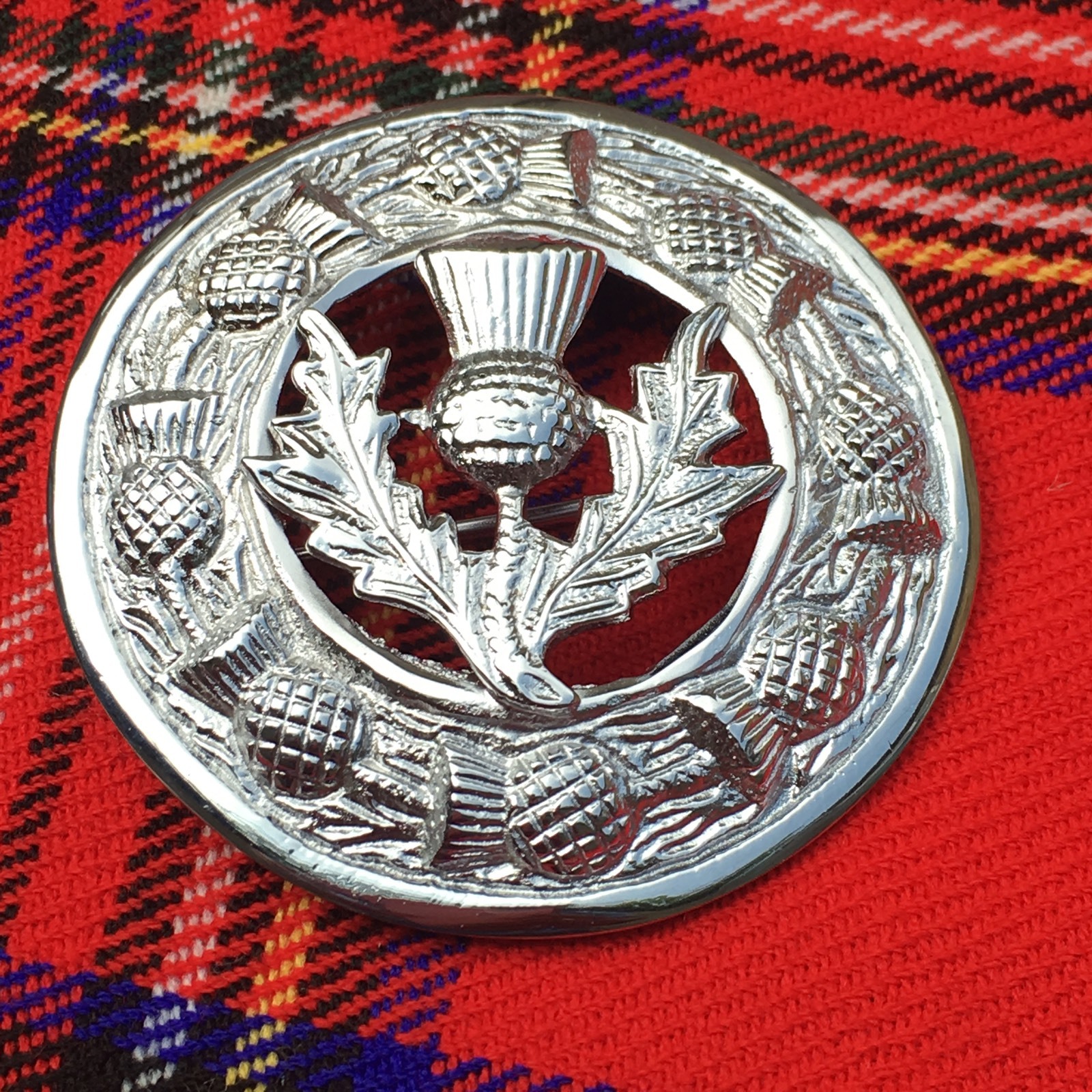 CC Celtic Brooch Chrome Finish 3″/Kilt Fly Plaid Pin Brooch Thistle Crest Emblem