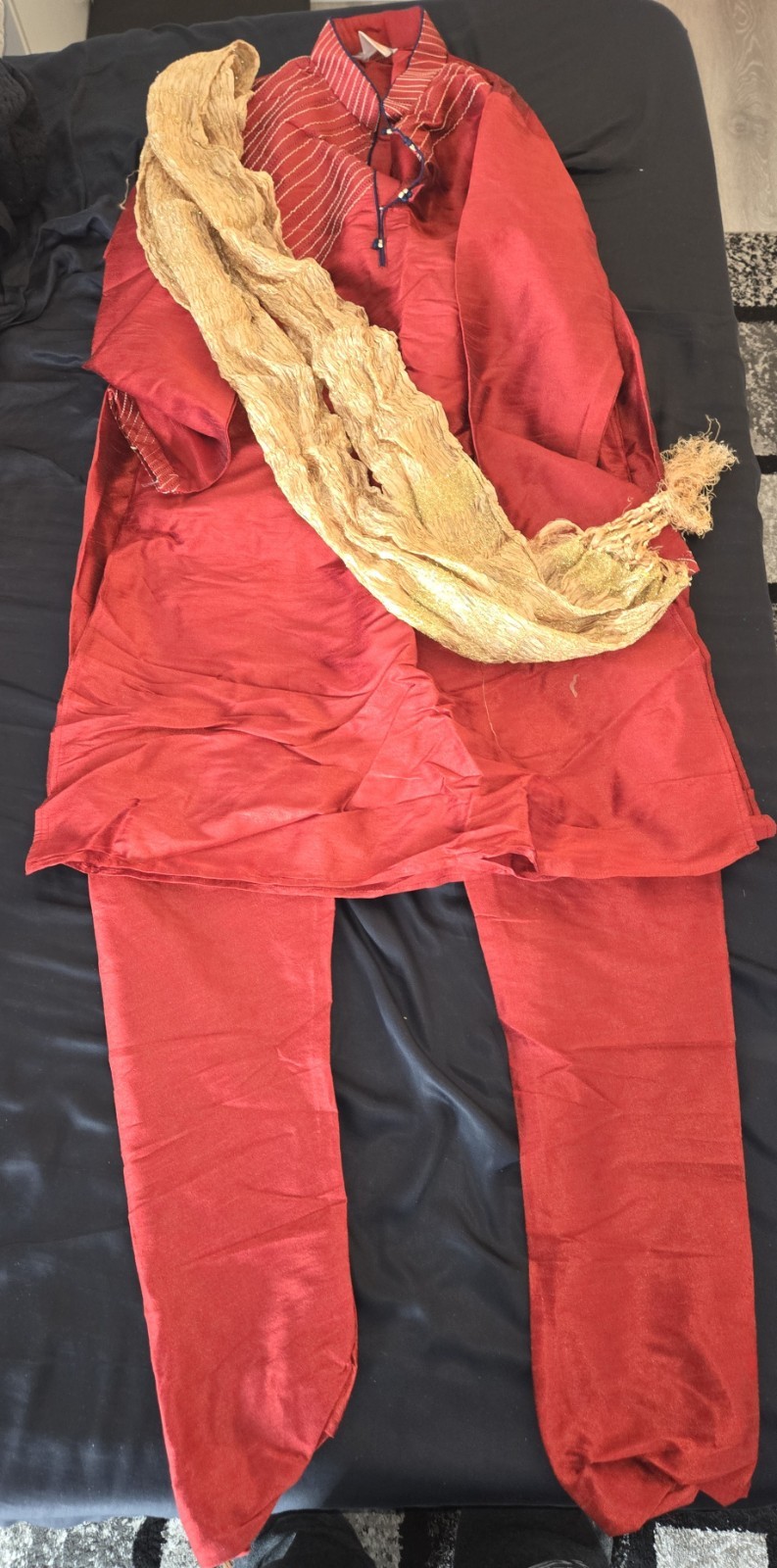 Indian Sherwani / Kurta Set with Gold Scarf, Red Silk Blend, Sz42, Made in India