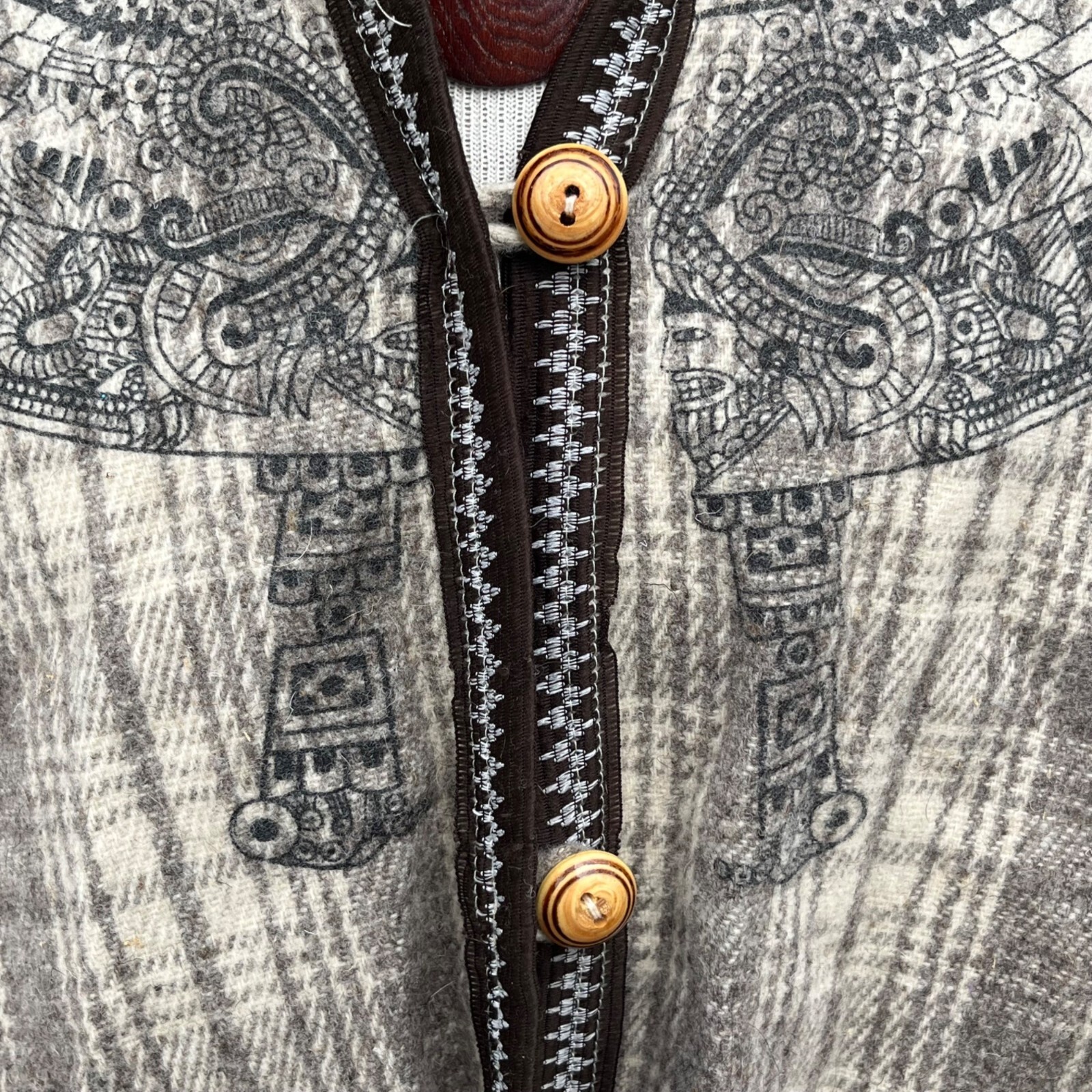 Wool Souvenir Mexico Poncho Printed Inca Maya Plaid Embroidered Accent