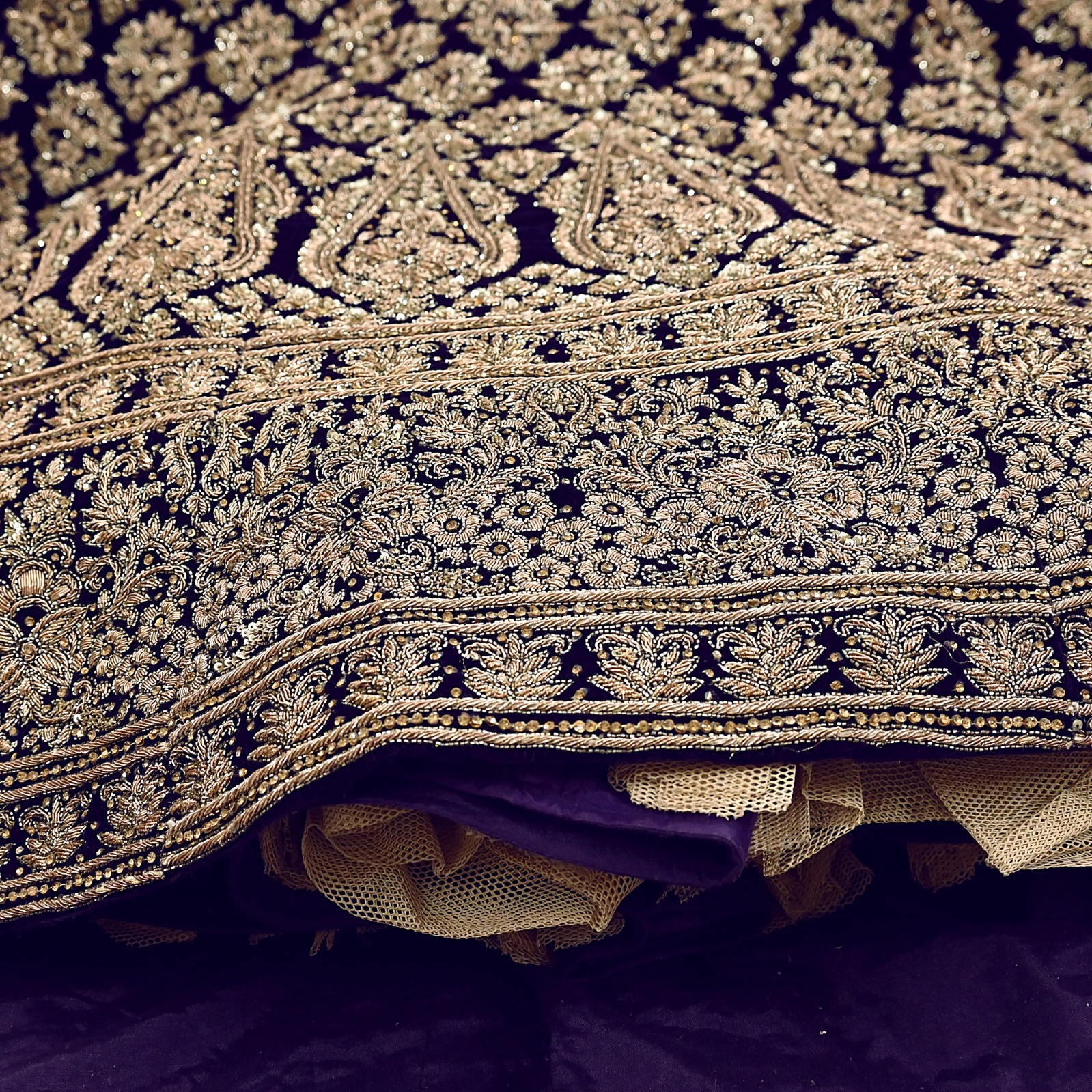 Indian Heavy Purple Velvet Hand Embroidered Lehenga/Skirt Bridal Wear Zardozi