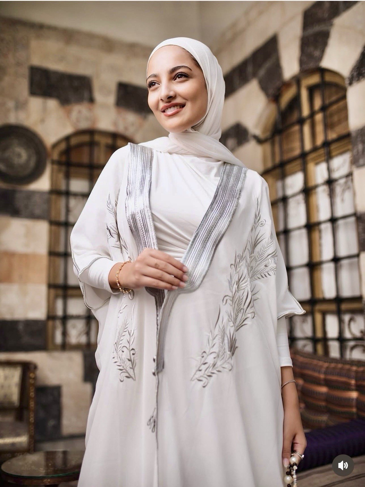 Women’s Middle Eastern Kaftan Robe Embroidered Black Gold White Blue