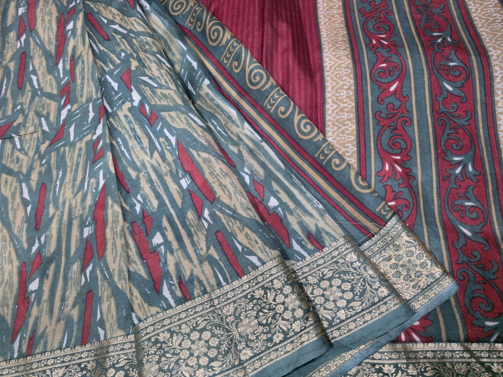 Vintage Silk Saree, 100% Pure Silk Fabric, 5 Yards Ethnic Indian Printed Sari