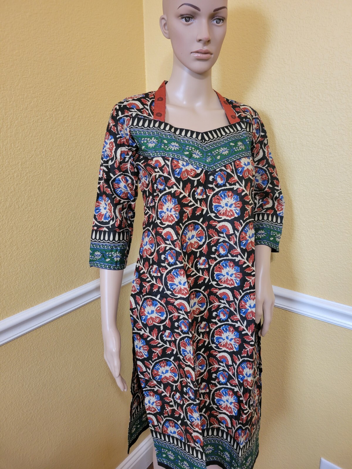 Ready Made Indian churidar Salwar Kameez With Beautiful print , bust 34 inch.
