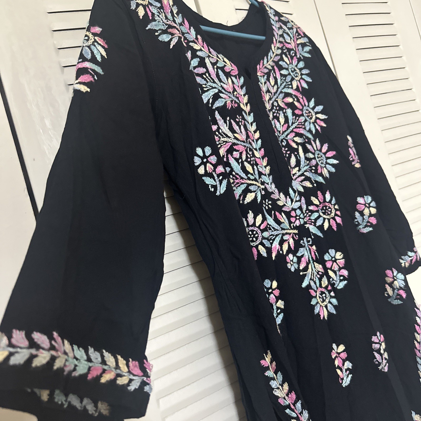 Pakistani Indian Women Long Heavy Multi Color Thread Work Kurti Black Size L