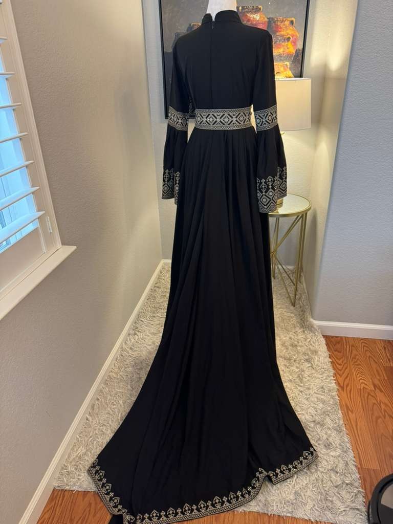 Marina Thobe Set – Women’s Embroidered Dress, Perfect for Eid, Abaya, Ramadan