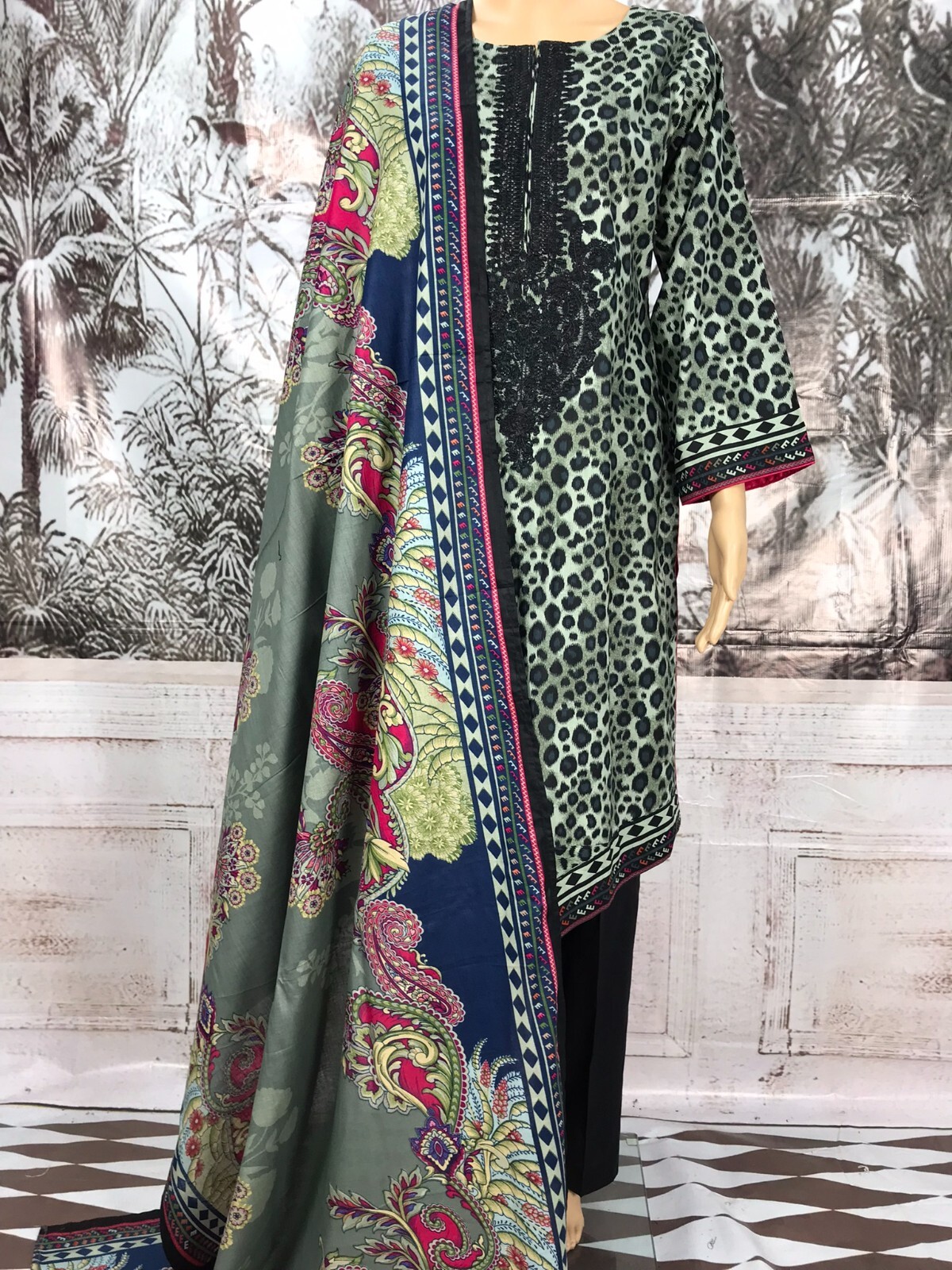 TAWAKKAL MAHRU EMBROIDERED LAWN Collection 3 PIECE SUIT READY TO WEAR