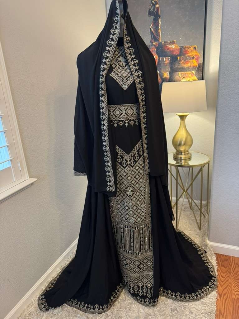 Marina Thobe Set – Women’s Embroidered Dress, Perfect for Eid, Abaya, Ramadan