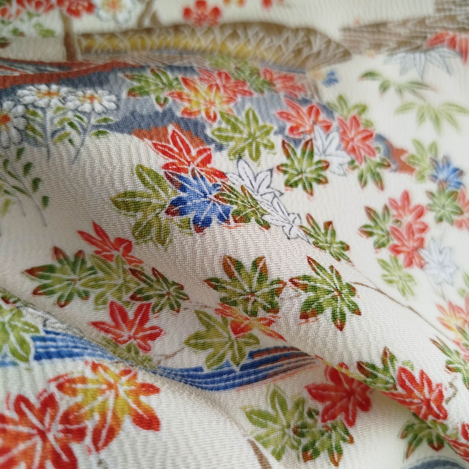 Vintage Silk Komon Kimono Cream Chirimen Stream Floral Seigaiha Pattern Japan