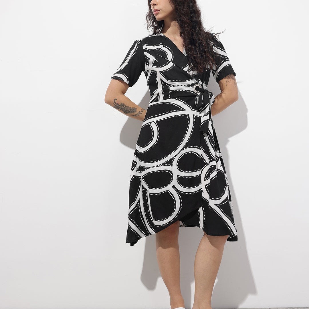 Plus Size Black Lapel Neck Abstract Print Rayon Midi Dress for Women | Casual