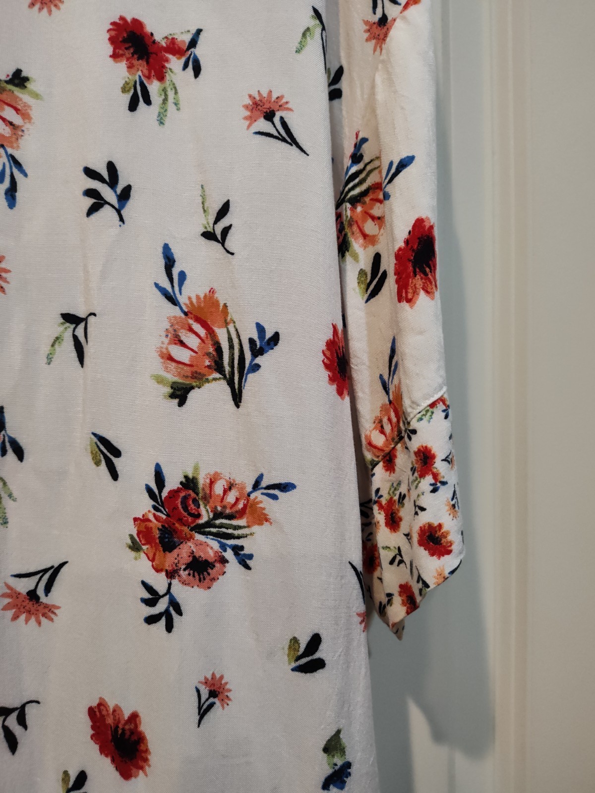 Time and Tru Short Sleeve White Kimono One Size Fits Most Red Floral Print