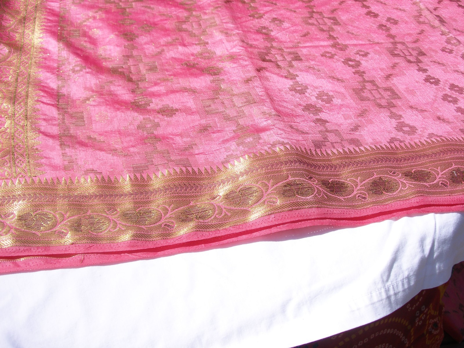 NEW SILK SARI WITH ZARI AND PINK COLOR