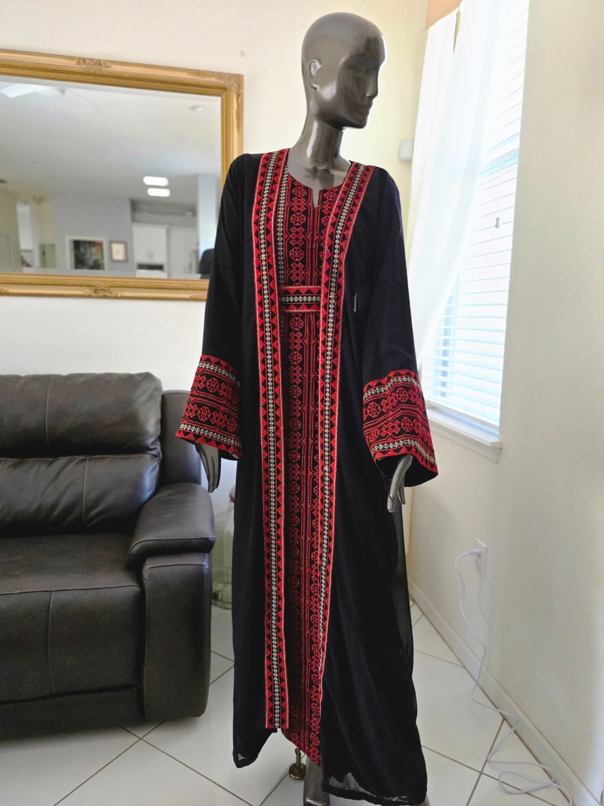 Black Thobe / Kaftan with Red Embroidery – Tatreez Dress / Abaya ( 2 Pieces )
