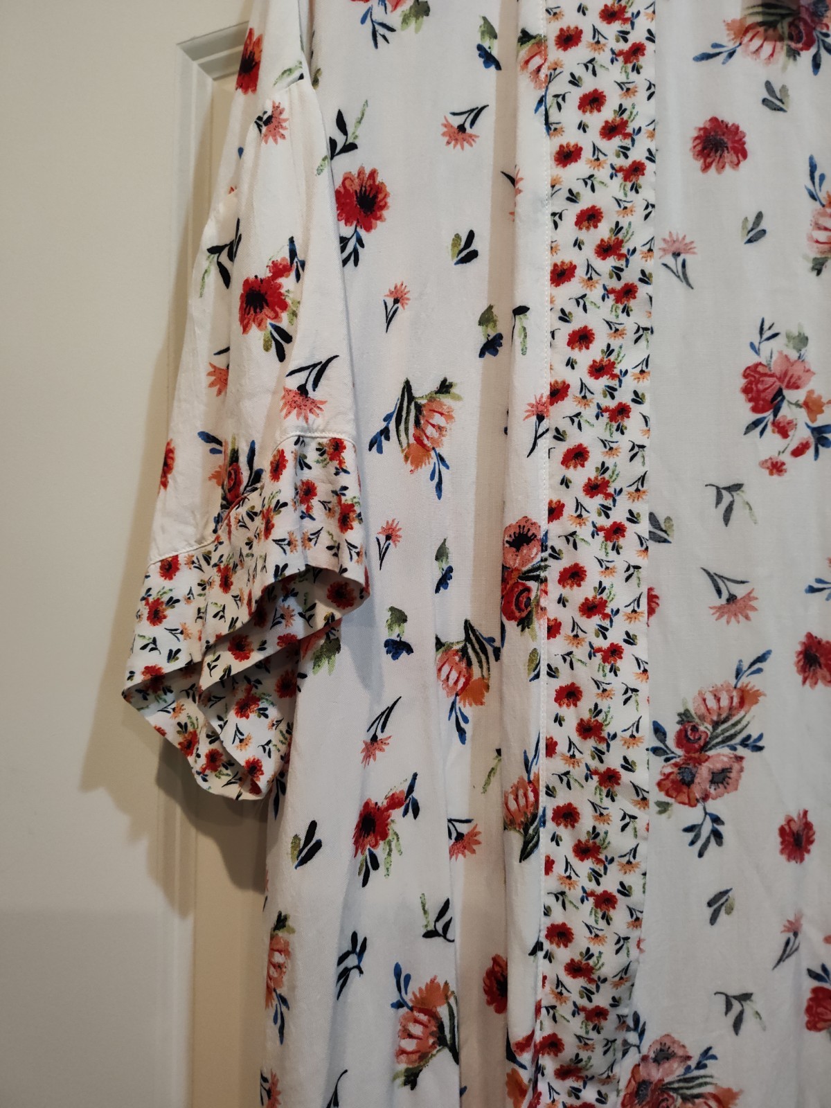 Time and Tru Short Sleeve White Kimono One Size Fits Most Red Floral Print