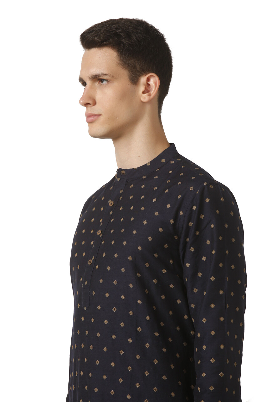 In-Sattva Men’s Mandarin Collar Micro Dobby Fine Print Navy Blue Kurta Tunic
