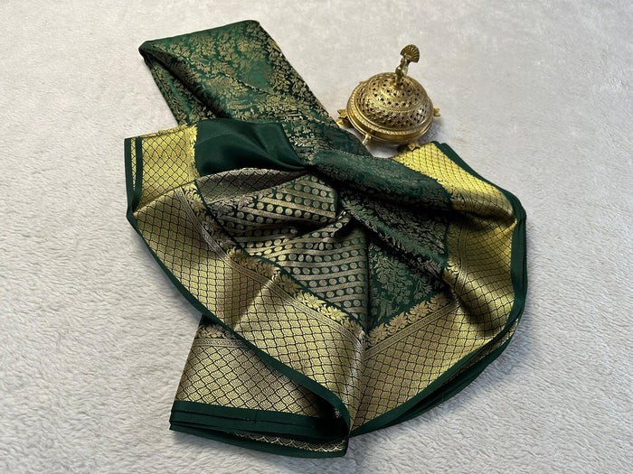 Women Green Mysore Silk Jacquard Zari Work Saree With Unstitched Blouse Piece