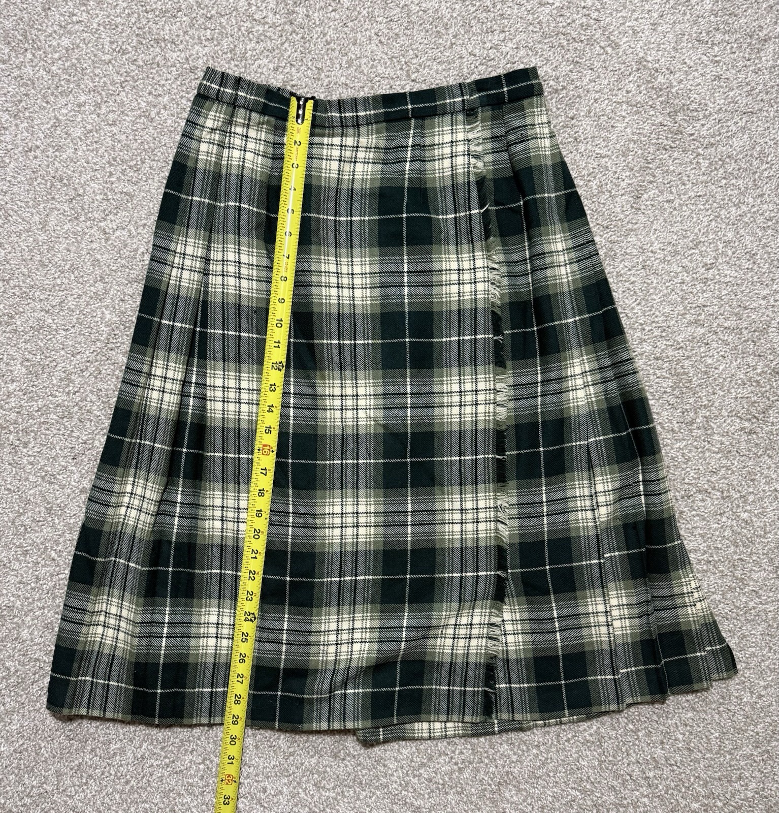 VTG Scottish Sportswear Green Tartan plaid Pure New Wool Kilt Made In Scotland