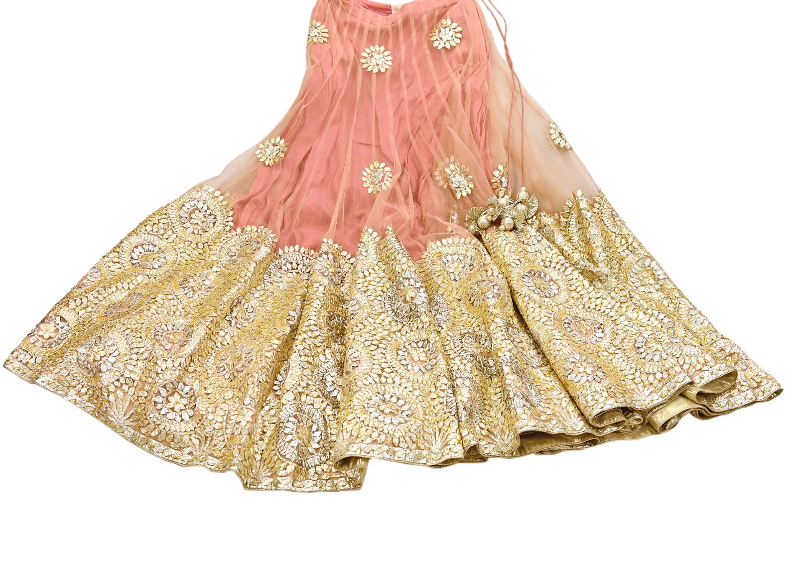 Pre-Owned Designer Abu Jani Hand Embroidered Peach Net Lehenga Skirt gota patti