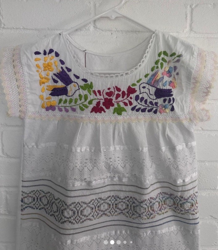 Embroidered Mexican Blouse In White Colored Flowers Size Per Measurements XS/S