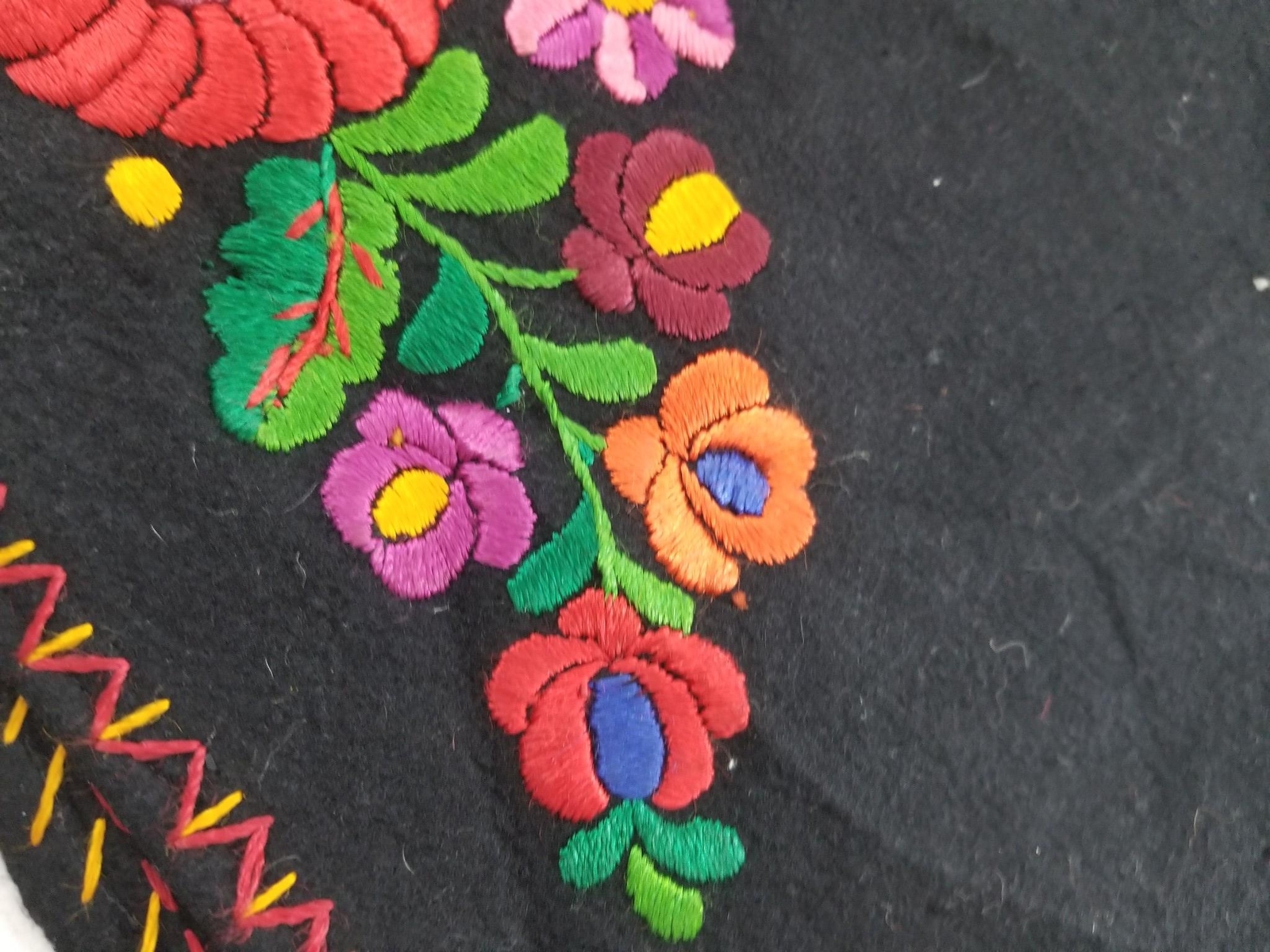 Vintage Traditional 1950s Hungarian Embroidered Wool Vest L:18, B:18, S:14 in