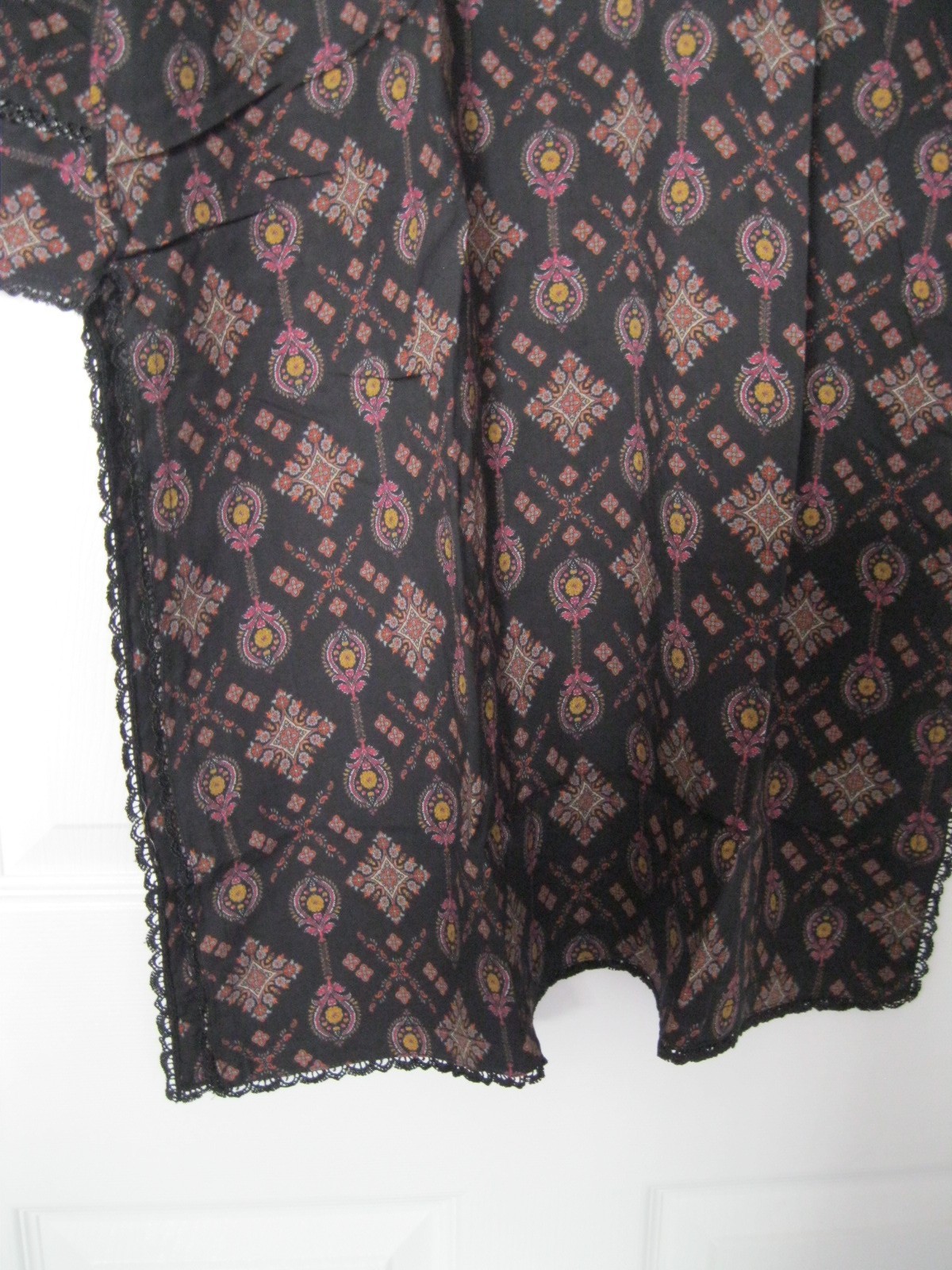 New 2 Pc Pakistani Print Lawn Kurti Trousers Suit Scalloped Trim Black Size L