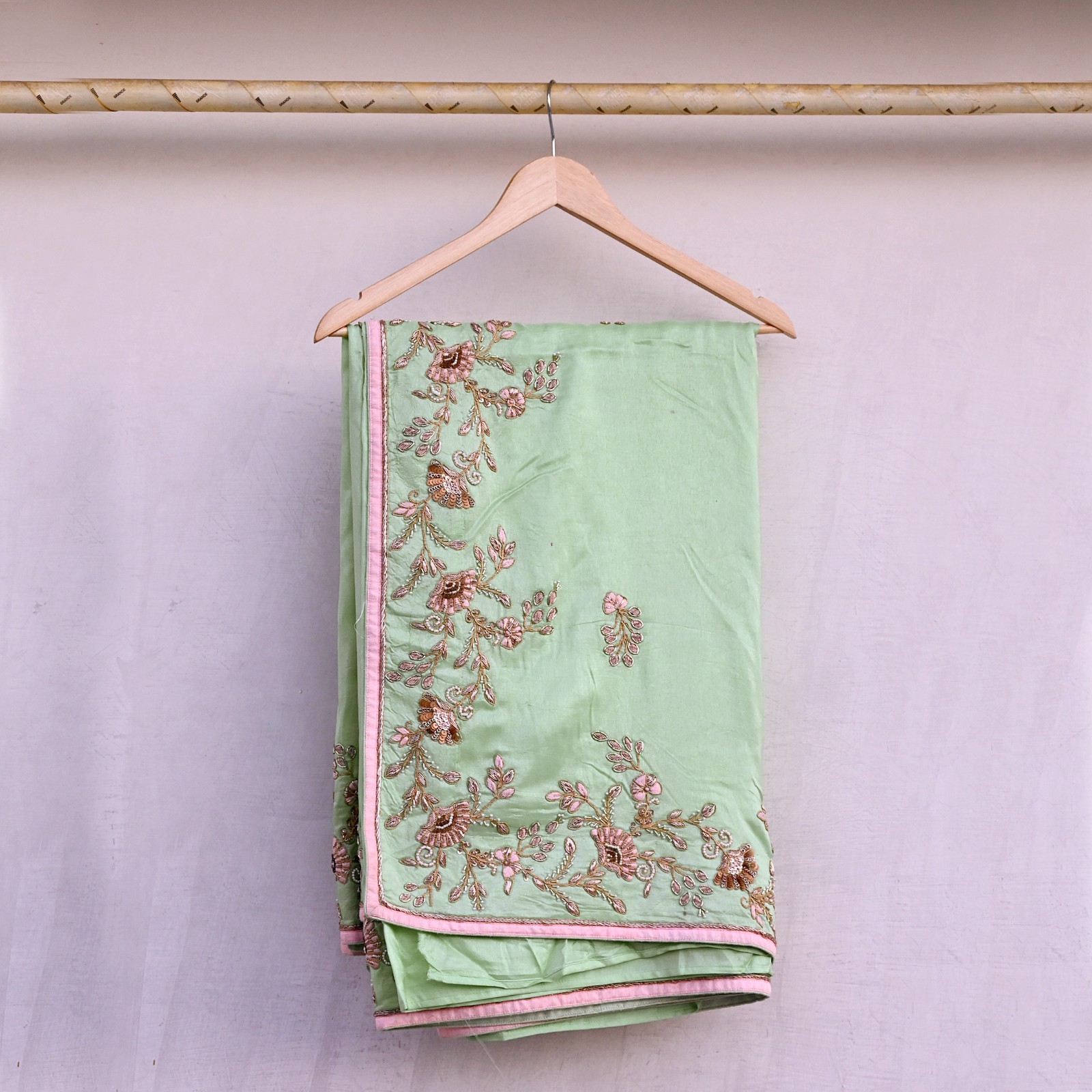 Pre-owned Sari Green Pure Chanderi Silk Hand Embroidered Anamika Khanna saree