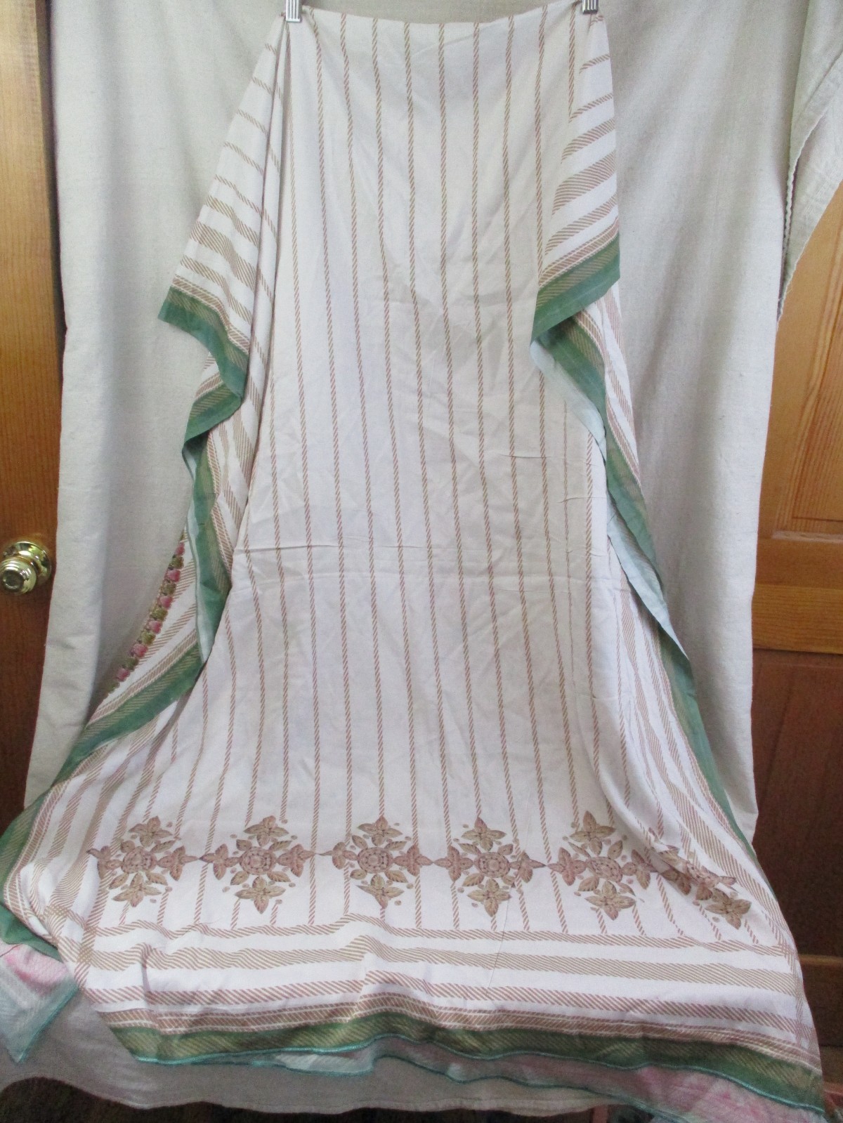 Womens Silk Saree / Shawl/ Scarf W/Pink Gold Paisley Green Floral Border 40 x 96