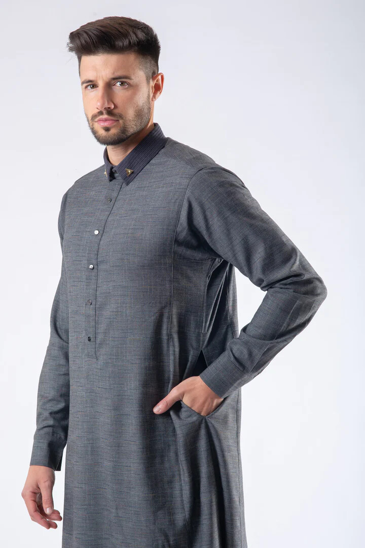 R24 LAWUNG Al-Ameer Adult Men’s Thobe Modern Design Arabian Jubbah Dark Gray