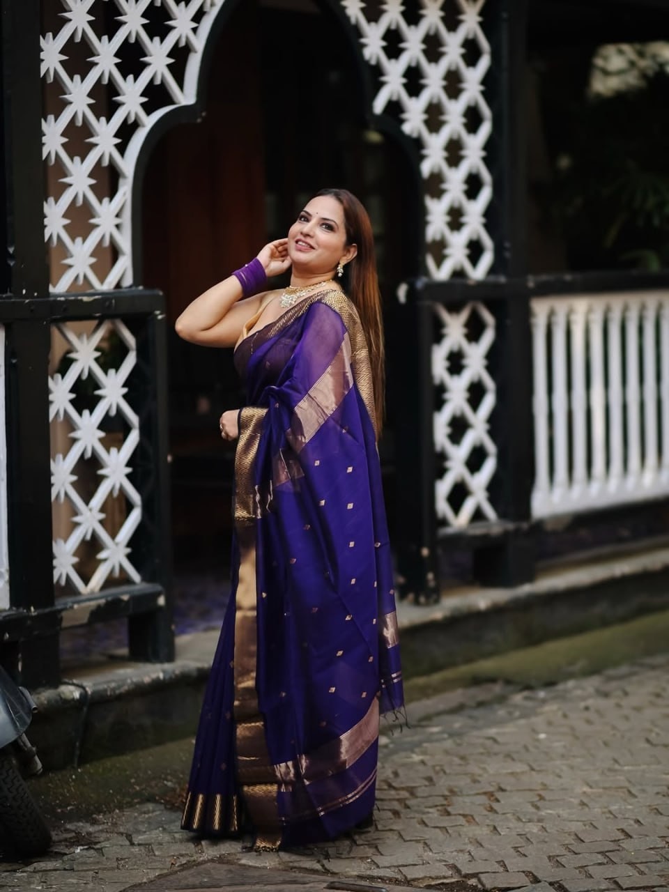 Elegant Purple cotton Saree with Gold Zari Border – Traditional Party