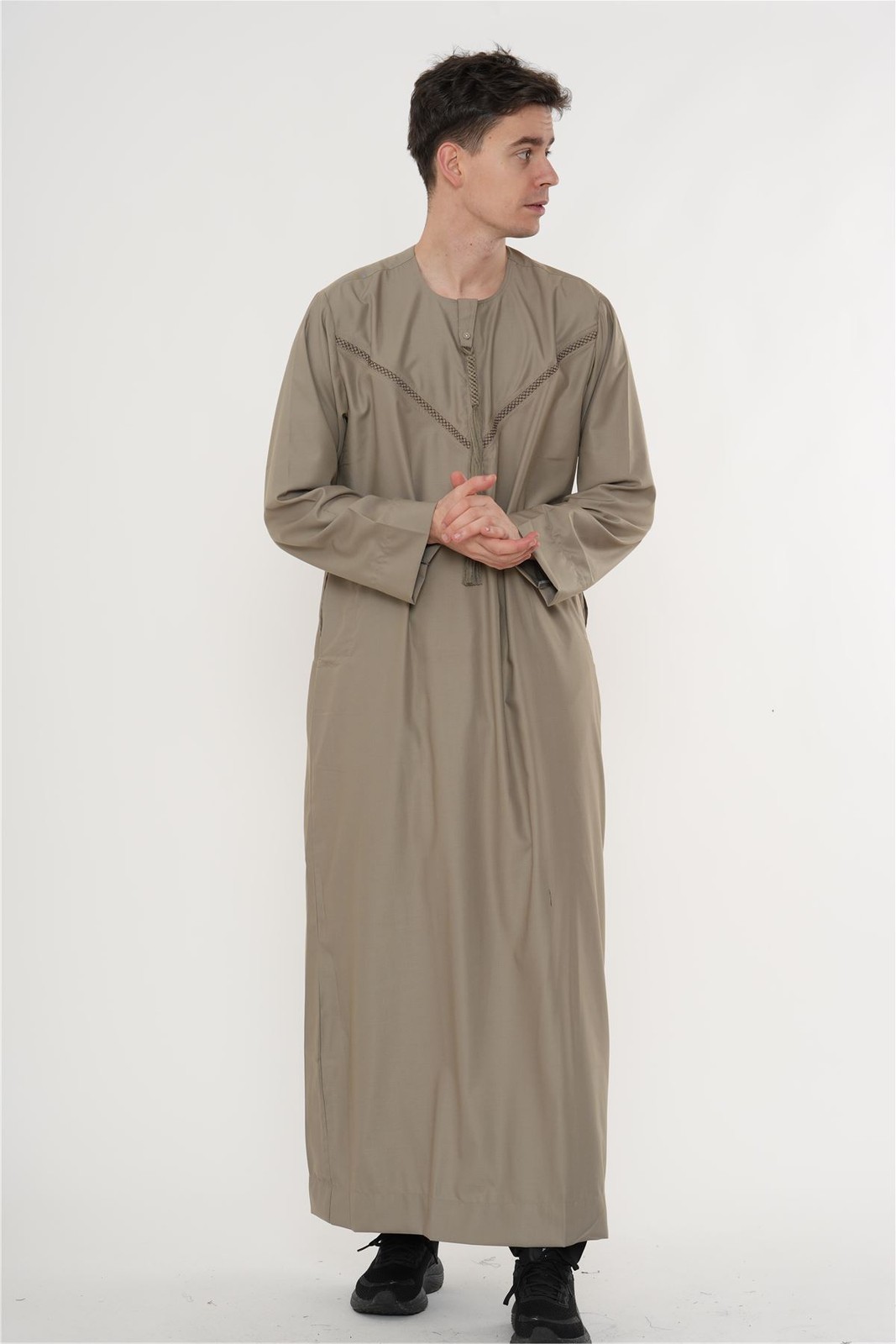 Men Beige Thobe Emirati Omani Jubba Islamic Embroidery Muslim Eid String Tassel
